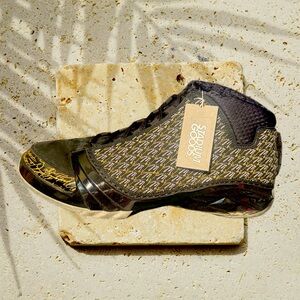 JORDAN TROPGY ROOM with Jorns signature all over them